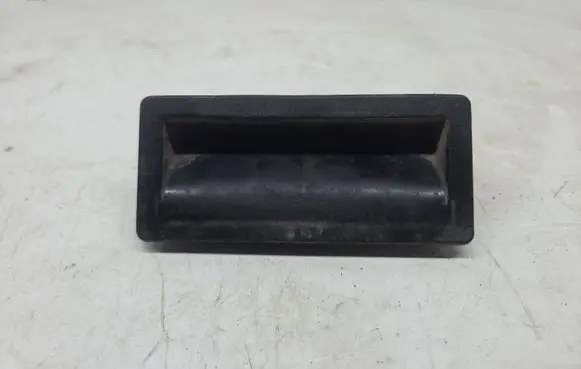 Tailgate opening switch