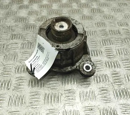 Mercedes-Benz Vito Viano W447 Engine mount bracket A4472411300
