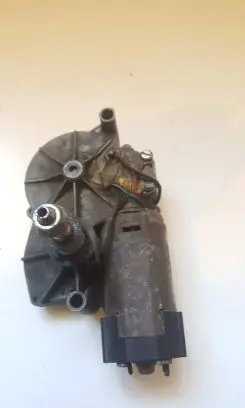 Volkswagen PASSAT B3 Rear window wiper motor 333955713C SWMP403711