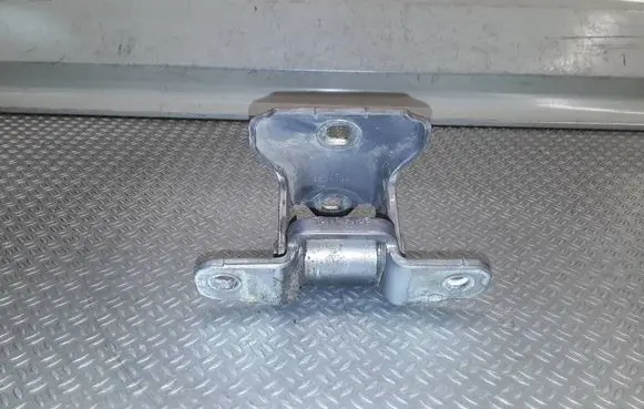 Opel Meriva B Rear door upper hinge