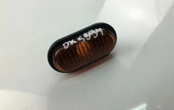 Renault Laguna I Front fender indicator light 6R0142789