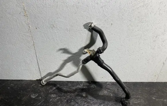 Porsche 997 Engine coolant pipe/hose 99710657103 997106571