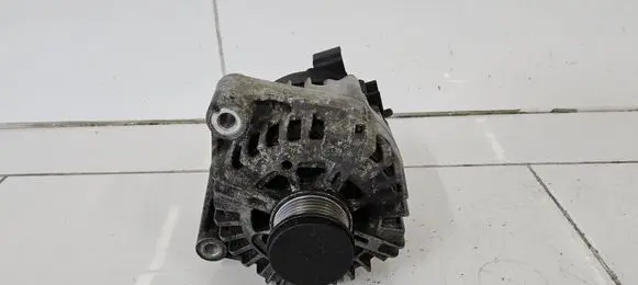 BMW 3 E90 E91 Generator/alternator 8507624 2608669D 411068489