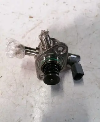 Mercedes-Benz GL X166 Fuel injection high pressure pump A2780701101