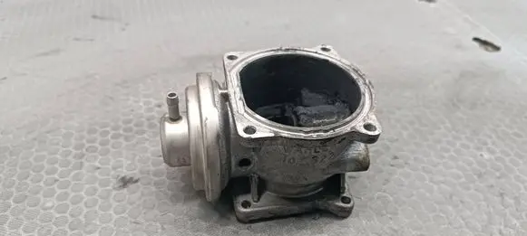 Volkswagen Touareg I EGR valve 07Z131501A 070312092 V200