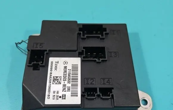 Mercedes-Benz CLS C219 Central body control module 2115453532 IMPRK1457484