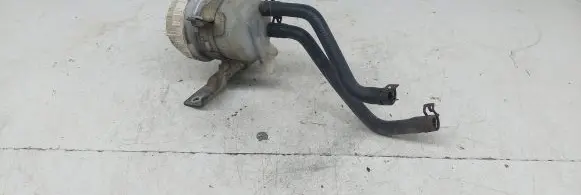 Mitsubishi Space Star Brake fluid reservoir 