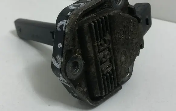 Volkswagen PASSAT B6 Oil level sensor 06E907660