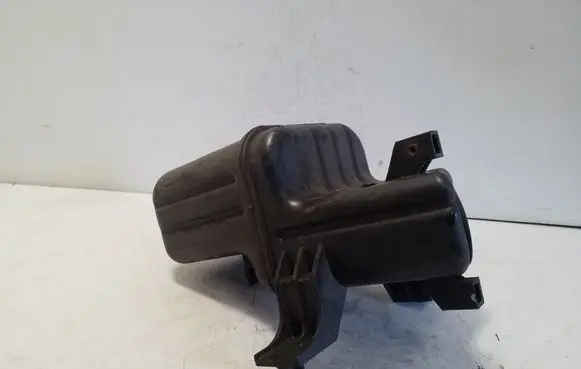 Chevrolet Captiva Intake resonator 20792676