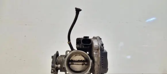Audi A4 S4 B5 8D Throttle valve 058133063