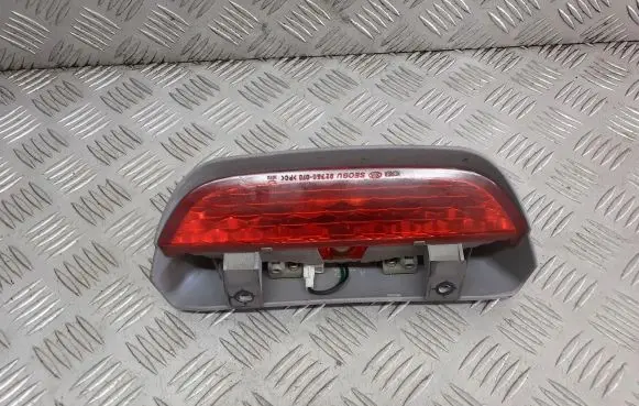 KIA Picanto Third/center stoplight