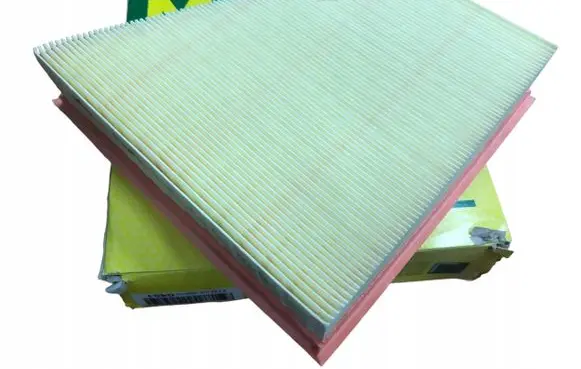 Volkswagen Golf VI Air filter C229522