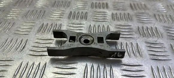 Audi A3 S3 8V Fuel Injector clamp holder 04L216