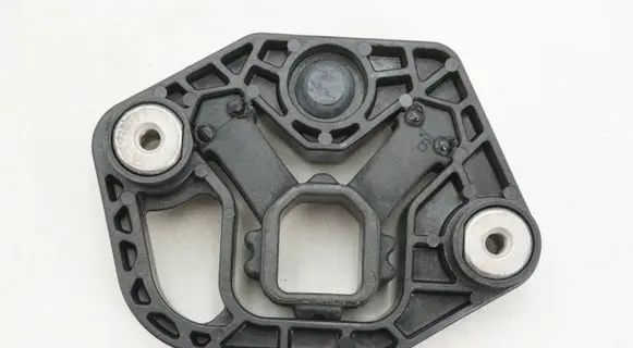 Volvo S60 Radiator mount bracket 31439575