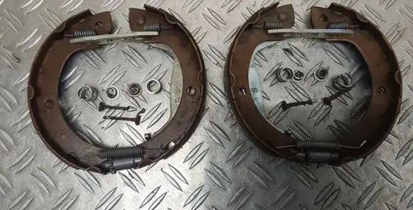 Toyota Verso Handbrake/parking brake pads 