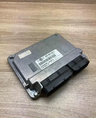 Volkswagen PASSAT B5.5 Engine control unit/module ECU 06B906033G 5WP4004302