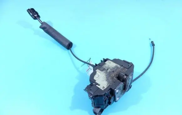 Renault Megane III Front door lock IMPRK1355909