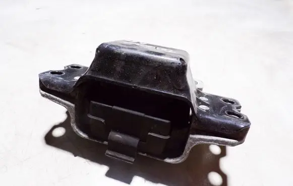Volkswagen Touran II Engine mount bracket 1K0199555N