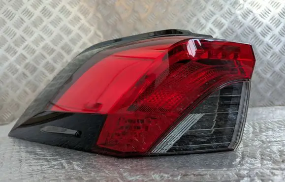 Toyota RAV 4 (XA50) Rear/tail lights 81560-42230