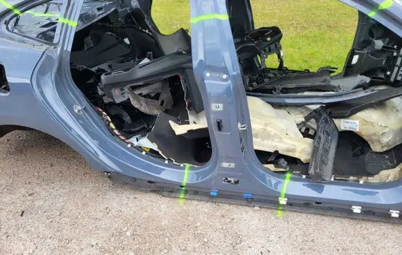 BMW 2 F44 Pillar (middle) 