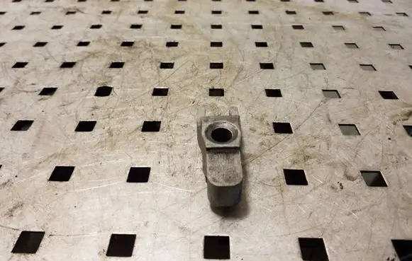 Opel Insignia A Fuel Injector clamp holder