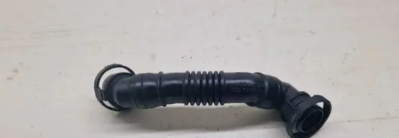 Volkswagen PASSAT B6 Breather hose/pipe 03G103493D VCD446232