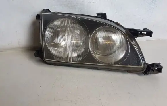 Toyota Avensis T220 Headlight/headlamp 54533365