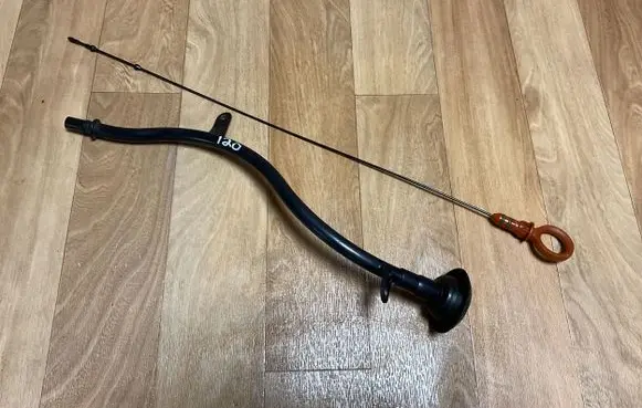 Volkswagen PASSAT B6 Oil level dip stick 03G103634