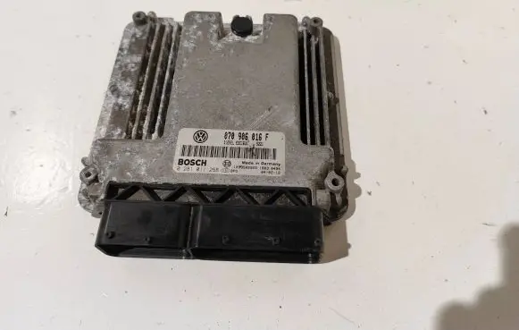 Volkswagen Touareg I Engine control unit/module 070906016F 11039S02925