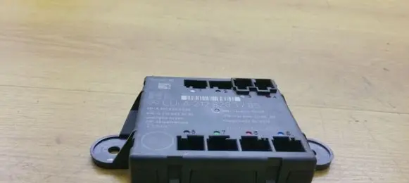 Mercedes-Benz C W204 Door control unit/module A2128203985