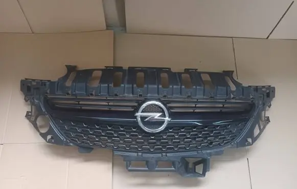 Opel Adam Front bumper upper radiator grill 13355289