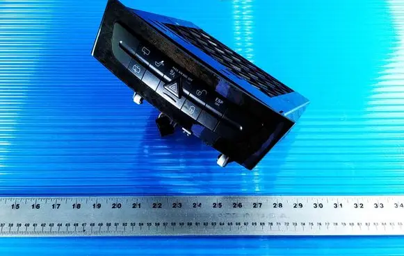 Mercedes-Benz E W211 Dashboard storage box/compartment A2116800552