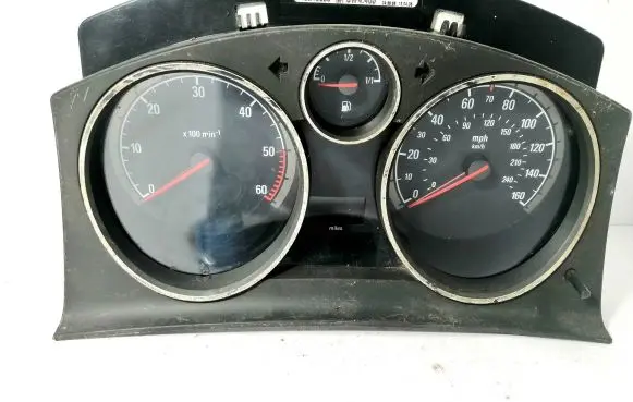 Opel Zafira B Speedometer (instrument cluster) 13216688