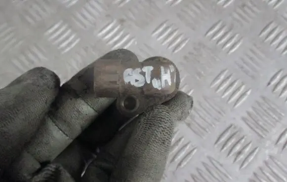 Opel Astra H Nuts/bolts 