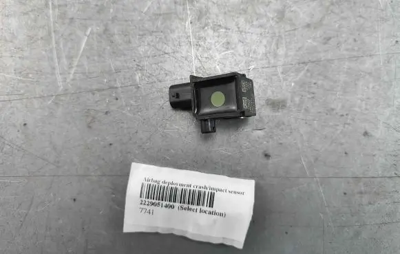 Mercedes-Benz C W205 Airbag deployment crash/impact sensor 2229051400