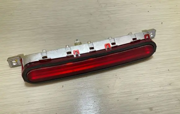 Toyota Corolla Verso AR10 Third/center stoplight