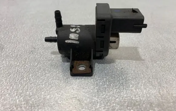 Opel Insignia A Vacuum valve 55566051
