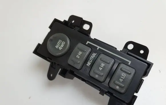 Chevrolet Blazer S10 Differential lock switch 15709327