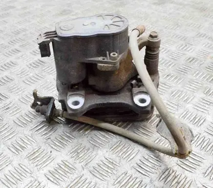 Honda CR-V Rear brake caliper