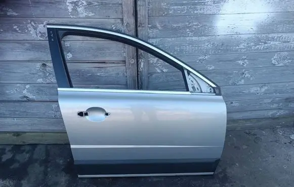 Volvo XC70 Front door