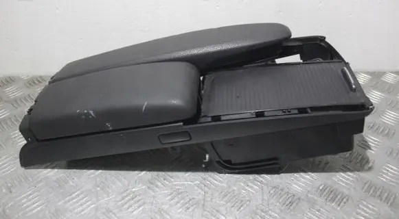 Mercedes-Benz C W204 Armrest