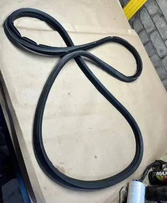 KIA Carens III Trunk rubber seal (body) 