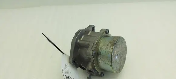 Nissan Qashqai Vacuum pump 146505272R