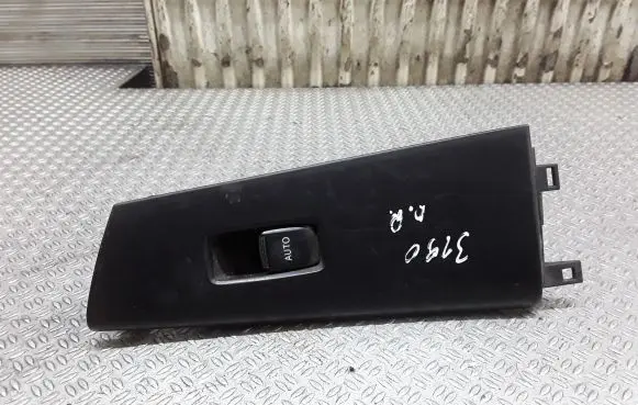 Toyota Corolla E120 E130 Electric window control switch 8403012010