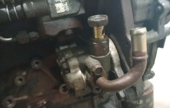 Nissan X-Trail T30 Power steering pump