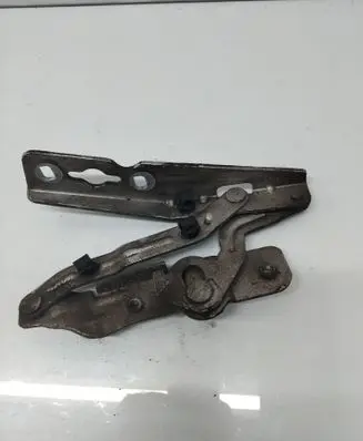 Engine bonnet/hood hinges