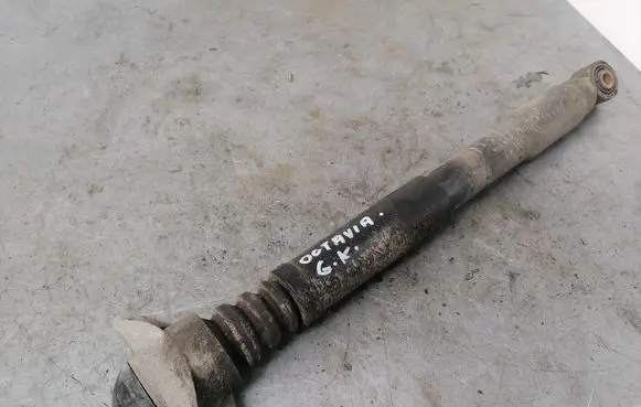 Skoda Octavia Mk2 (1Z) Rear shock absorber/damper