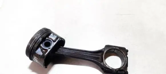 Volkswagen Golf IV Piston with connecting rod bhs