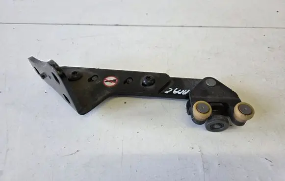 Citroen SpaceTourer XL Sliding door lower roller guide/hinge 98080758