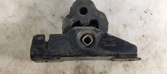 Nissan Qashqai J12 Muffler mount bracket/holder 206516UB1A